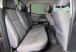 2021 Toyota Tacoma SR5 - Thumbnail 24