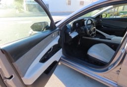 2025 Hyundai ELANTRA Limited - Thumbnail 28