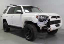 2022 Toyota 4Runner Premium - Thumbnail 4