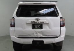 2022 Toyota 4Runner Premium - Thumbnail 11