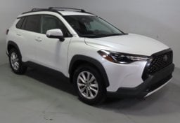 2022 Toyota Corolla Cross LE - Thumbnail 1