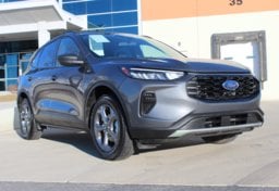 2025 Ford Escape AWD ST - Thumbnail 6