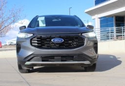 2025 Ford Escape AWD ST - Thumbnail 14