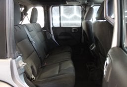 2020 Jeep Wrangler Sahara - Thumbnail 26