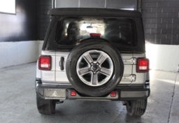 2020 Jeep Wrangler Sahara - Thumbnail 11