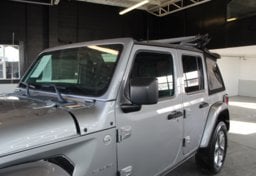 2020 Jeep Wrangler Sahara - Thumbnail 14