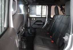 2020 Jeep Wrangler Sahara - Thumbnail 27