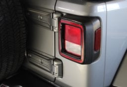 2020 Jeep Wrangler Sahara - Thumbnail 19