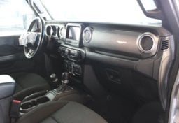 2020 Jeep Wrangler Sahara - Thumbnail 24