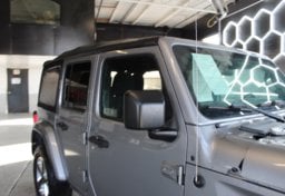 2020 Jeep Wrangler Sahara - Thumbnail 18