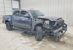 2021 Toyota Tacoma - Thumbnail 2