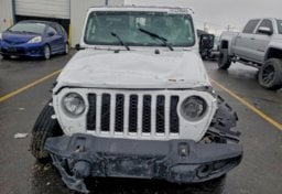 2023 Jeep Gladiator - Thumbnail 3