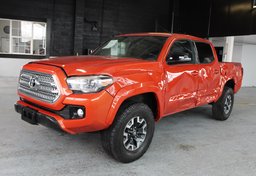2016 Toyota Tacoma - Thumbnail 2