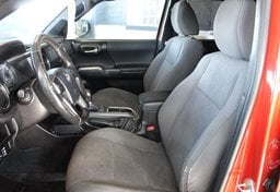 2016 Toyota Tacoma - Thumbnail 26