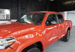 2016 Toyota Tacoma - Thumbnail 15