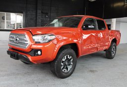 2016 Toyota Tacoma - Thumbnail 4