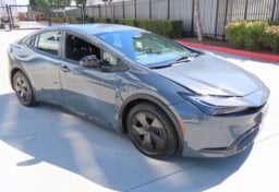 2023 Toyota Prius - Thumbnail 2