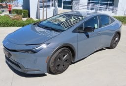 2023 Toyota Prius - Thumbnail 3