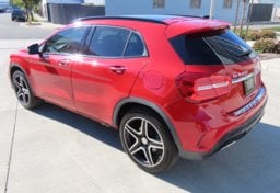 2016 Mercedes-Benz GLA - Thumbnail 9