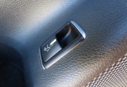 2016 Mercedes-Benz GLA - Thumbnail 31