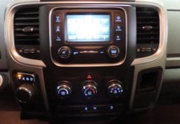 2019 Ram 1500 Classic Warlock - Thumbnail 33