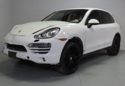2014 Porsche Cayenne - Thumbnail 3