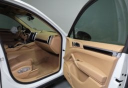 2014 Porsche Cayenne - Thumbnail 17