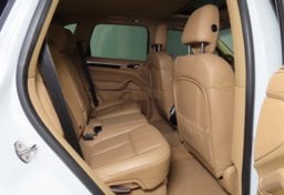 2014 Porsche Cayenne - Thumbnail 25