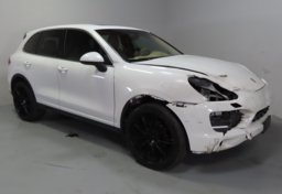 2014 Porsche Cayenne - Thumbnail 2