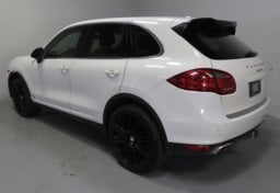 2014 Porsche Cayenne - Thumbnail 5
