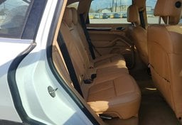 2014 Porsche Cayenne - Thumbnail 5