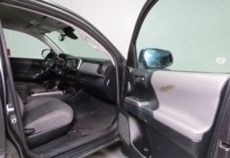 2021 Toyota Tacoma SR5 - Image 44