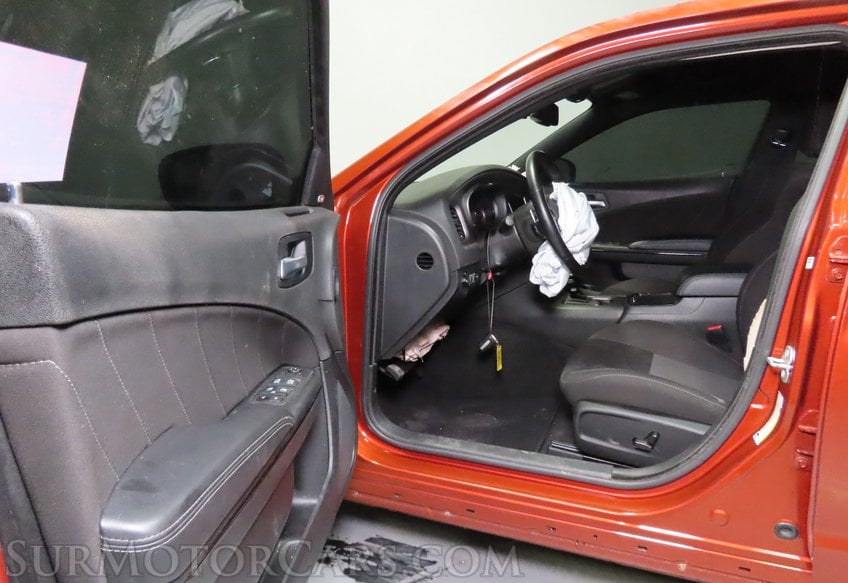 2022 Dodge Charger R/T - Image 25