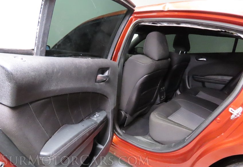 2022 Dodge Charger R/T - Image 28