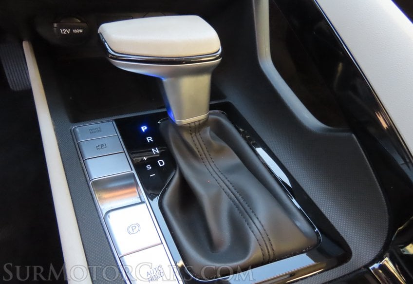 2025 Hyundai ELANTRA Limited - Image 21