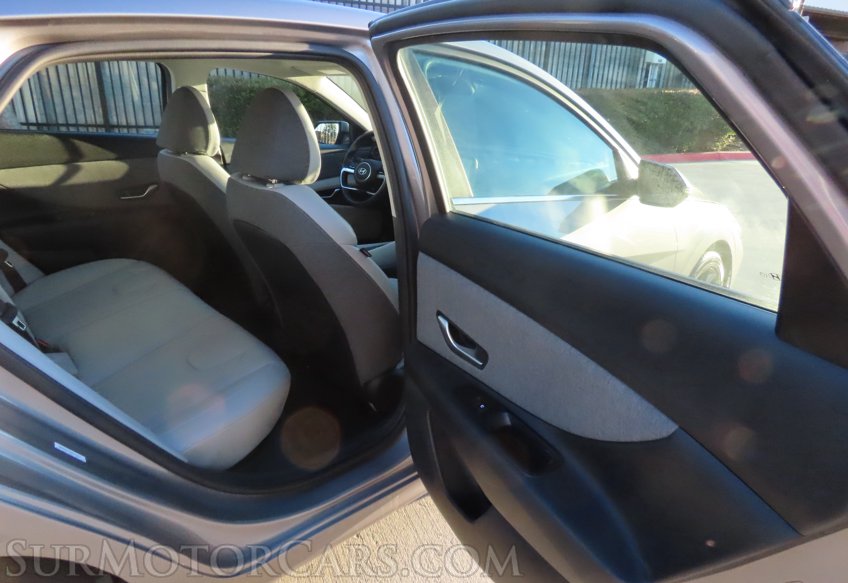 2025 Hyundai ELANTRA Limited - Image 51