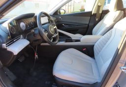 2025 Hyundai ELANTRA Limited - Image 29