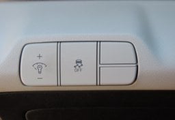 2025 Hyundai ELANTRA Limited - Image 17