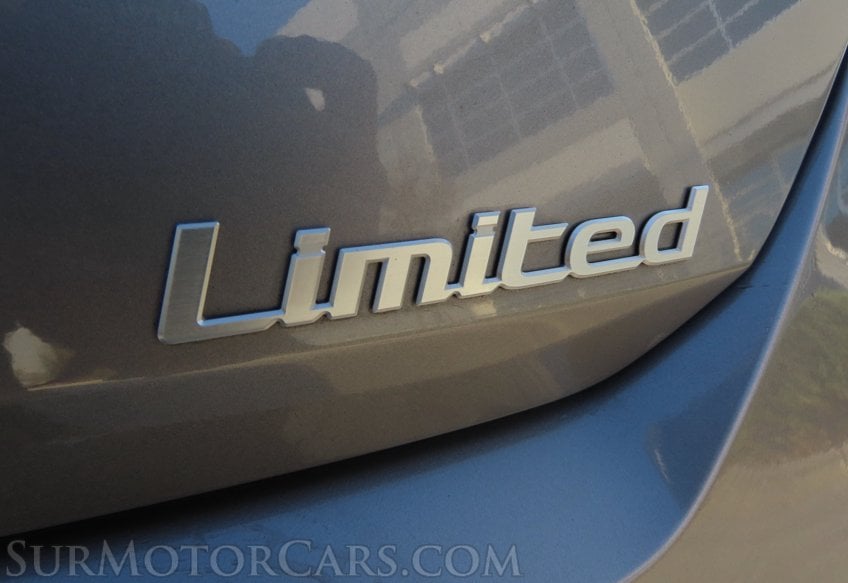 2025 Hyundai ELANTRA Limited - Image 44