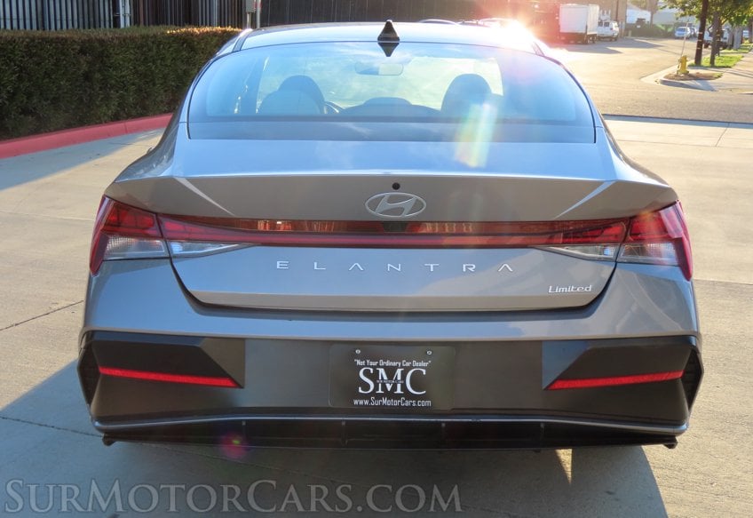 2025 Hyundai ELANTRA Limited - Image 46