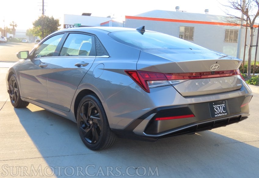 2025 Hyundai ELANTRA Limited - Image 6