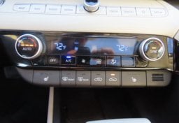 2025 Hyundai ELANTRA Limited - Image 11