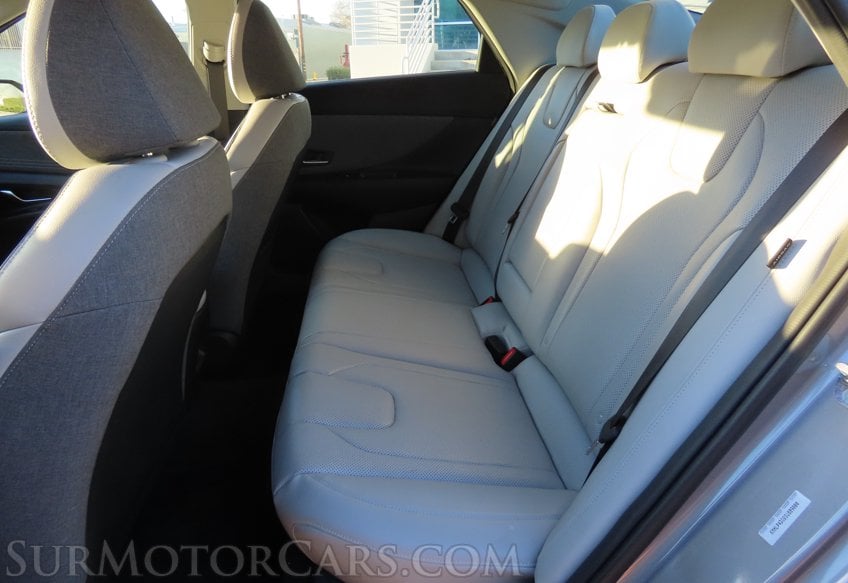 2025 Hyundai ELANTRA Limited - Image 42