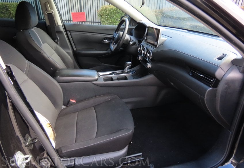 2020 Nissan Sentra - Image 25