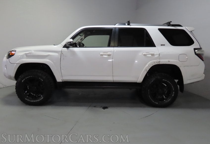 2022 Toyota 4Runner Premium - Image 5