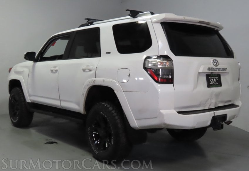 2022 Toyota 4Runner Premium - Image 10