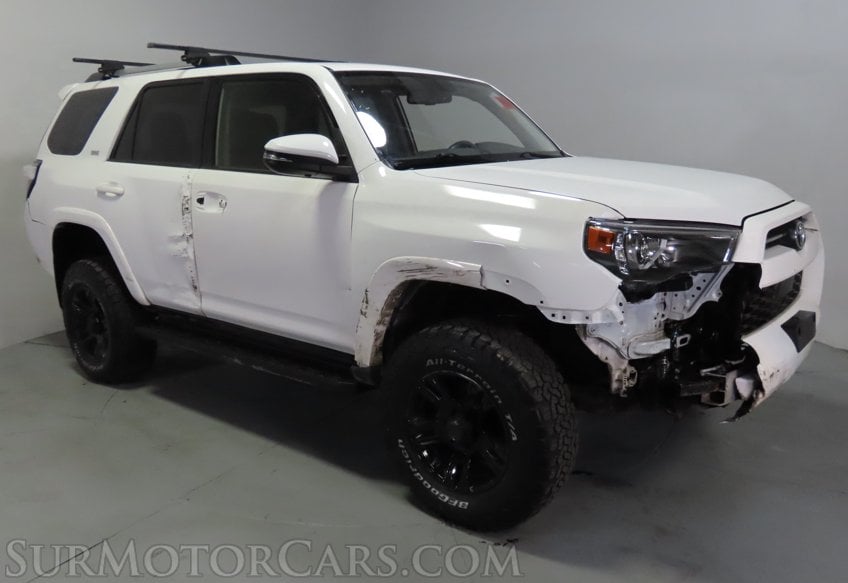 2022 Toyota 4Runner Premium - Image 2