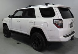 2022 Toyota 4Runner Premium - Image 7