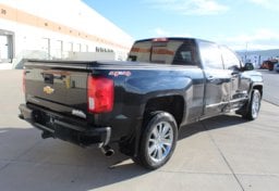 2017 Chevrolet Silverado 1500 High Country - Image 9