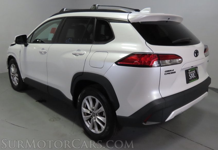 2022 Toyota Corolla Cross LE - Image 9